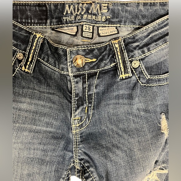 Miss Me | M Series Easy Capri Jeans - Size 28 - Picture 3 of 7